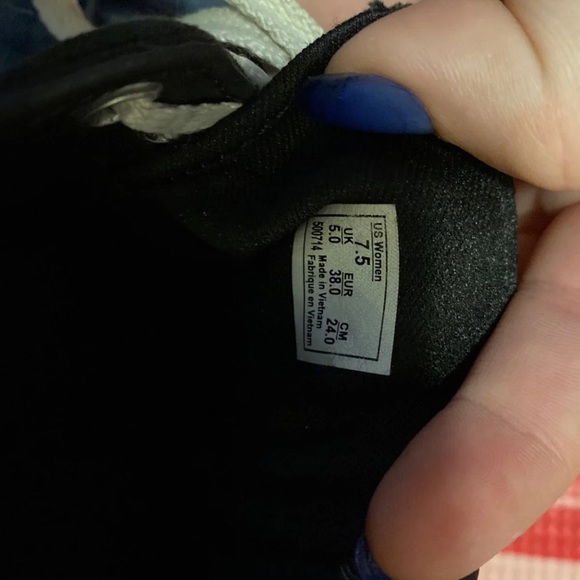 black vans - Picture 3 of 5